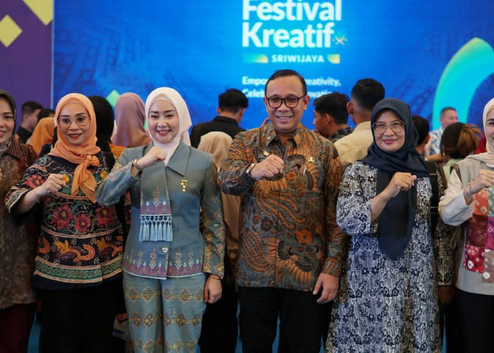 Ketua TP PKK Kota Lubuk Linggau Hj Risca Priba Ayu Hadiri Pembukaan Festival Kreatif Sriwijaya 2025