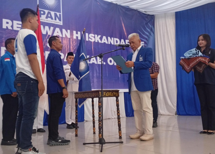 Iskandar Kukuhkan Relawan, Joncik Lantik DPC PAN se-OKI 