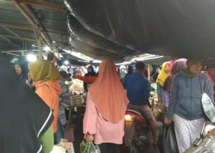 Begini Penampakan Pasar di Kota Pagaralam H-1 Lebaran, Buat Jalanan Macet