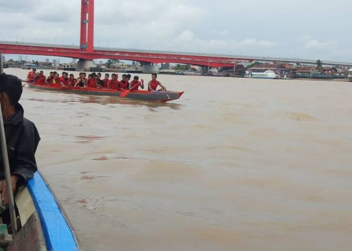 Menelusuri  Tradisi Balapan Perahu di Sungai Musi yang Memiliki Kaitan Dengan Kisah Dayang Merindu?