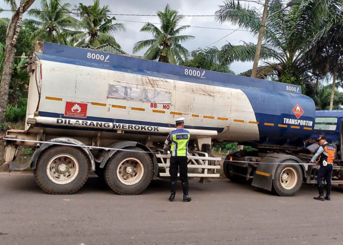 Dapati Kendaraan ODOL Pengangkut Minyak Ilegal Lewat di Jalan Kabupaten Muba