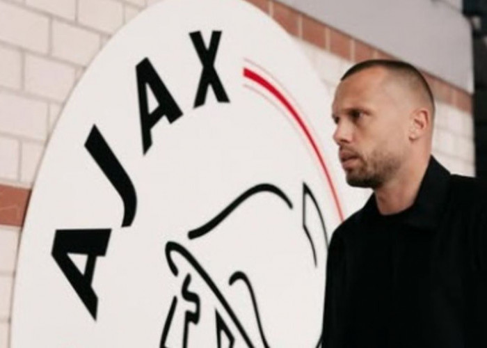 Harga Lebih Miring, John Heitinga Ikut Panaskan Bursa Pelatih Timnas Indonesia