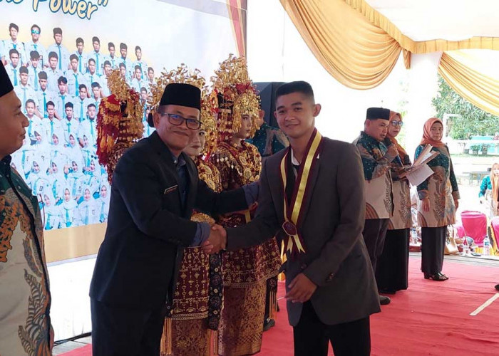 Larangan Keras! Kepsek SMKN 1 Martapura Ancam Sanksi Tegas Siswa yang Corat-coret dan Konvoi Kelulusan