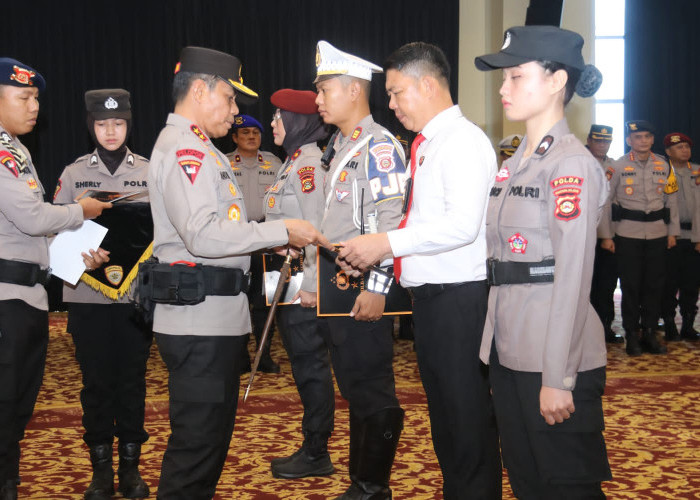 Kasat Narkoba Polres Lubuklinggau dan Tim Terima Penghargaan Kapolda Sumsel