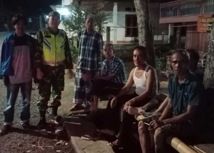Jaga Kondusivitas Jalinsum: Babinsa Koramil 405-06/Muara Pinang Bekali Petugas Ronda Malam Ilmu Bela Diri