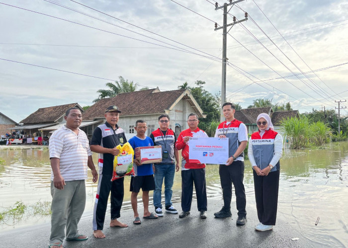 Pertamina Patra Niaga Sumbagsel Salurkan Bantuan Darurat Untuk Bantu Korban Banjir di Belitang