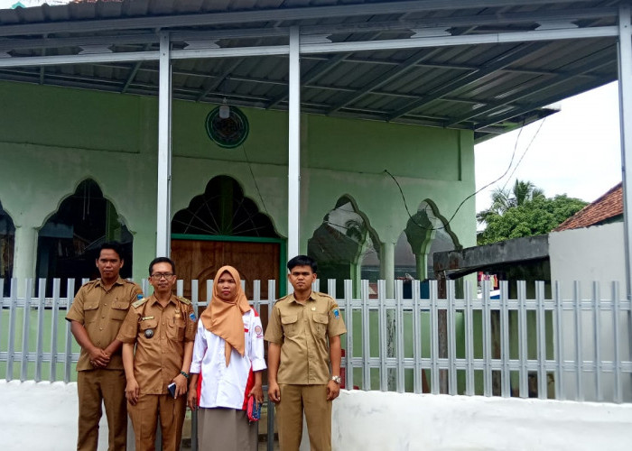 Teras dan Wudhu Masjid Darussolihin Desa Jagabaya Dibantu CSR PTBA