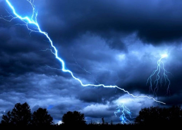  Waspada! Potensi Hujan Petir di Sumsel Hari Ini 27 Desember 2025, Cek Daftar Wilayahnya