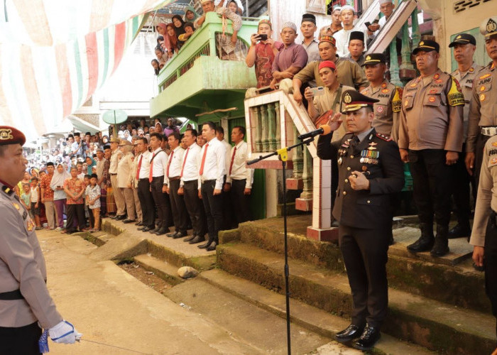 Kapolres AKBP Bobby Kusumawardhana Pimpin Prosesi Pemakanan Kedinasan Almarhum AIPDA Michael Herison