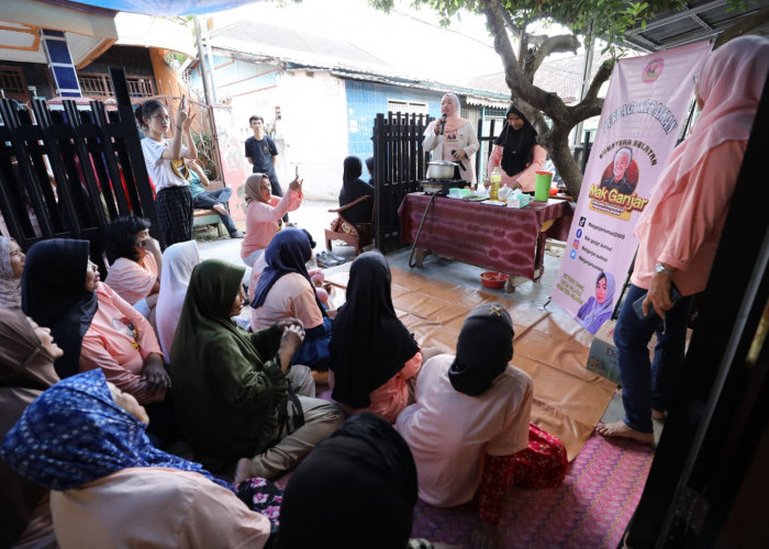 Mak Ganjar Buat Pelatihan Pembuatan Martabak Kentang untuk Ibu-Ibu di Palembang