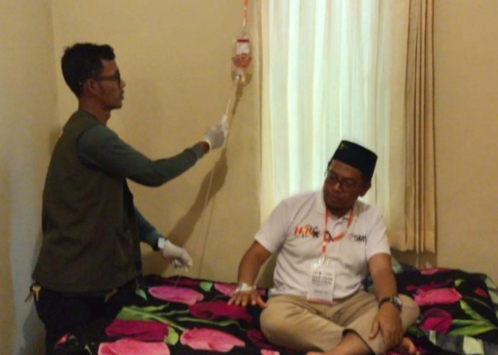 Peserta HPN 2026 Kelelahan, Tim Medis RSUD Banten Turun Tangan di Cilegon