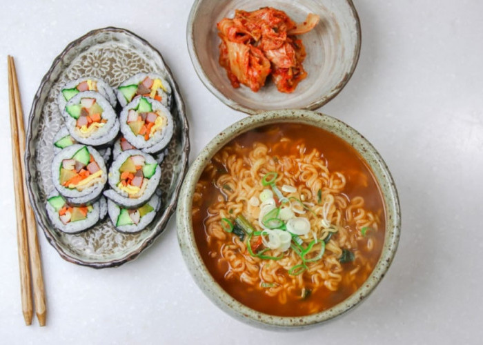 5 Street Food Palembang Ini Hadirkan Vibes Ala Drama Korea, Murah Tapi Gak Murahan
