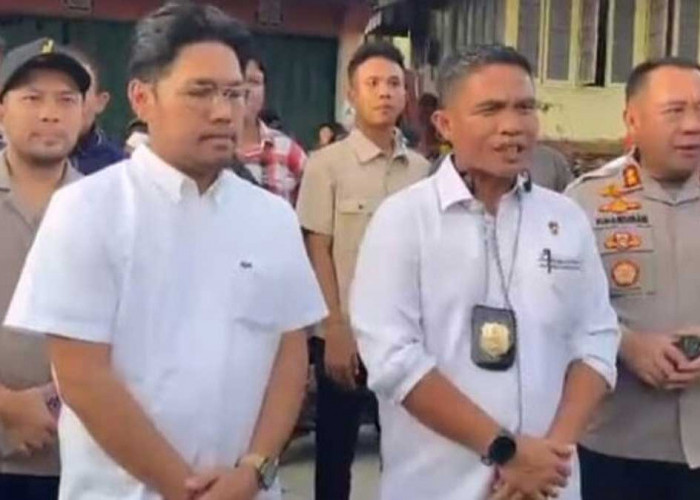 Mencekam! Polisi Dihujani Lemparan Batu Saat Gerebek Kampung Narkoba di Lorong Manggar Palembang