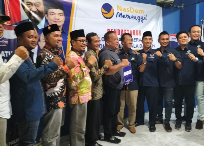 Ketua DPD PKS Lubuklinggau H Suhada Ambil Formulir Balon Wawako di Nasdem