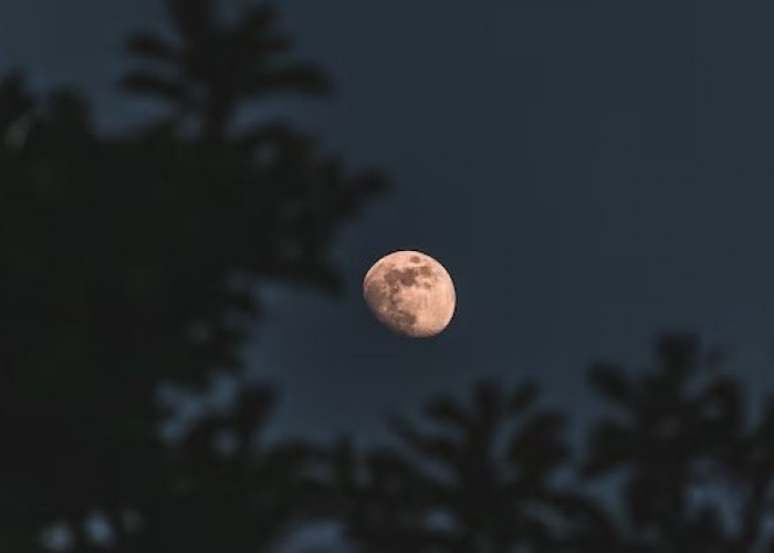 12 Arti Mimpi Melihat Bulan, Pertanda Baik Atau Pertanda Kurang Baik Ya?