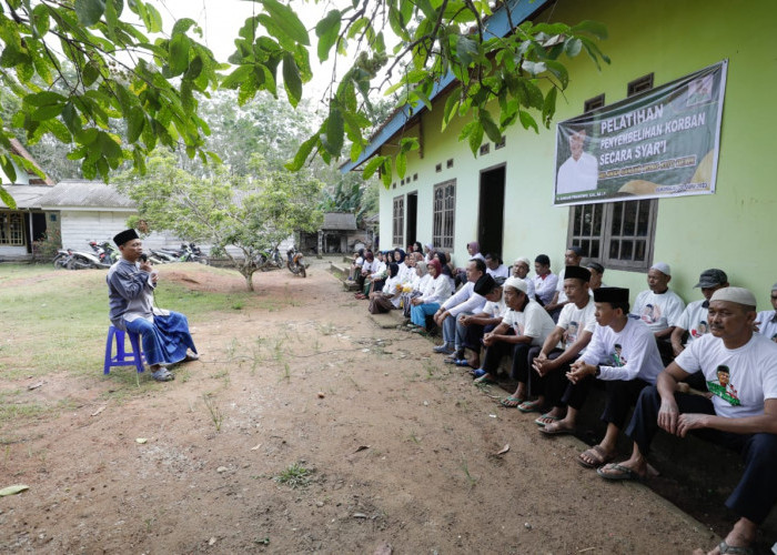 Warga OKI dapat Pelatihan Cara Penyembelihan Hewan Kurban dari Wong Kito Ganjar