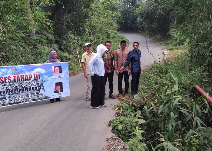 Tinggal 3 Meter Saja dan Sangat Membahayakan, Anggota DPRD Lahat Dapil 4 Gercep Tinjau Jalan Nyaris Putus