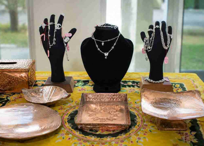Hutama Karya Lepas Pendampingan Sentra Kriya Ogan Ilir, 65 Perajin Kini Siap Mandiri