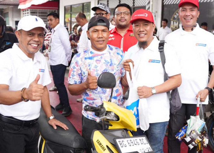 Pertamina Patra Niaga Sumbagsel Gelar Sapa Pelanggan, Beri Beasiswa, hingga Tebus Murah Sembako di Palembang