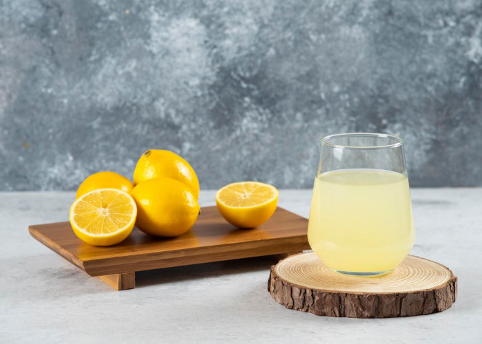 Minum Air Lemon Hangat Sebelum Tidur, Rasakan Manfaatnya Ketika Bangun Pagi! Hal Tak Terduga Bakal Terjadi 