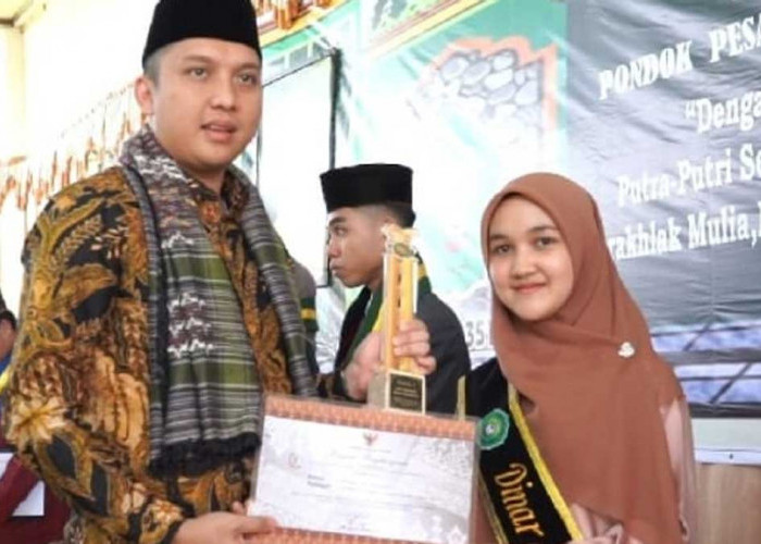 Bupati Ogan Ilir Hadiri Haflah Ke 93 Ponpes Nurul Islam, Putra-Putri Seribandung Senang