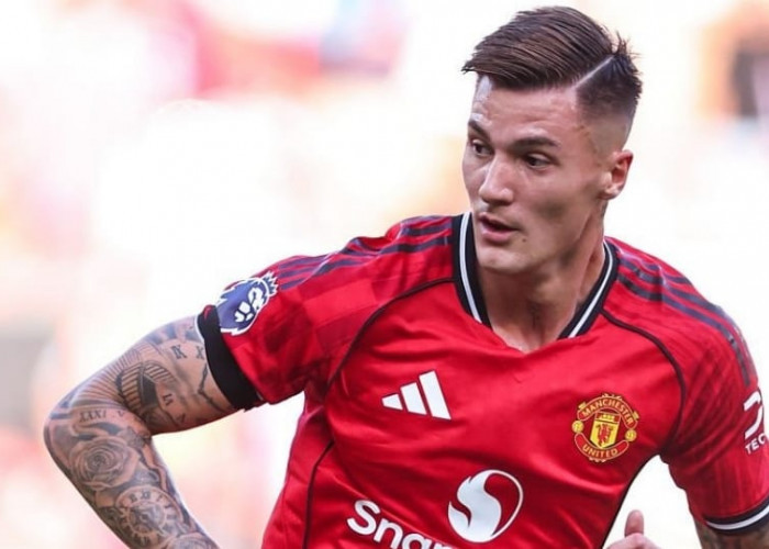 Manchester United Menolak Tegas Minat Barcelona dan Bayern Munich Kepada Sang Penyerang