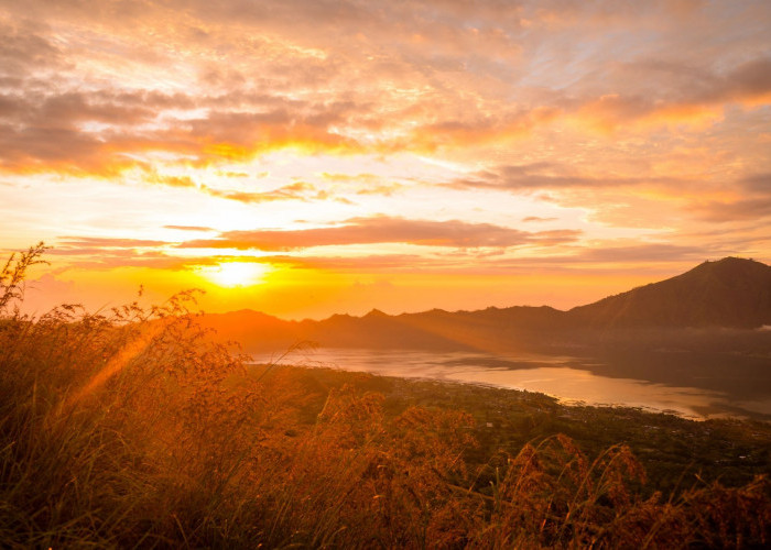 Gak Nyangka! Ada 5 Spot Terbaik Buat Melihat Sunset di Muba, Intip Yuk Lokasinya