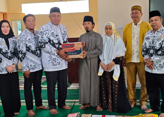 Berkah Ramadhan! Pengurus PGRI OKI Bantu Ponpes dan Bagikan Takjil