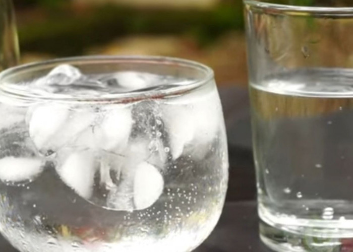 SIMAK! Berikut 5 Manfaat Minum Air Soda, Nomor 4 Meningkatkan Kemampuan Menelan