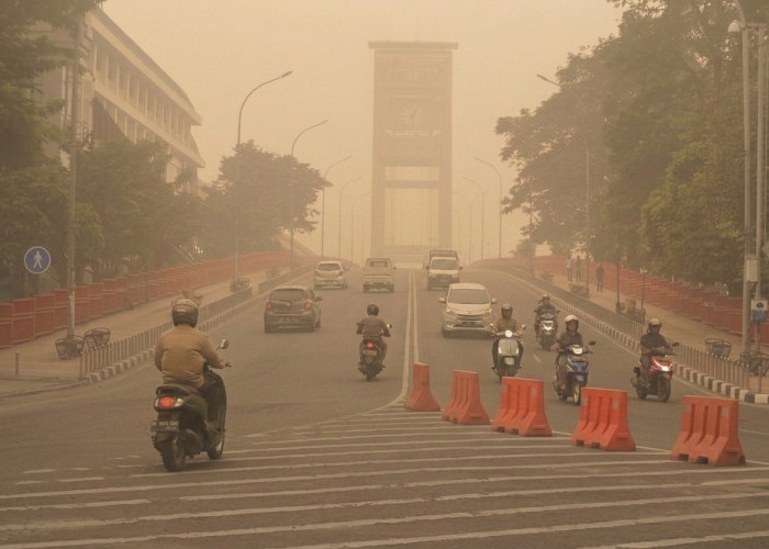 Kabut Asap Ganggu Jarak Pandang? Astra Motor Sumsel Ingatkan Pentingnya #Cari_Aman