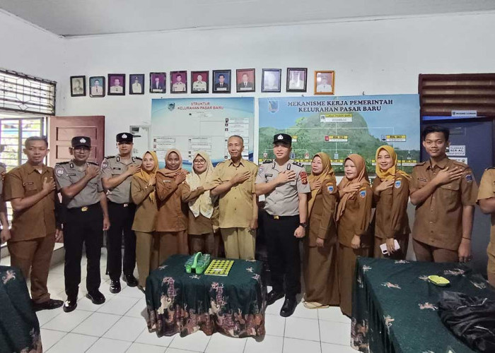 Waspada Cuaca Ekstrem! Sat Binmas Polres Lahat dan Lurah Pasar Lama Bahas Mitigasi Banjir