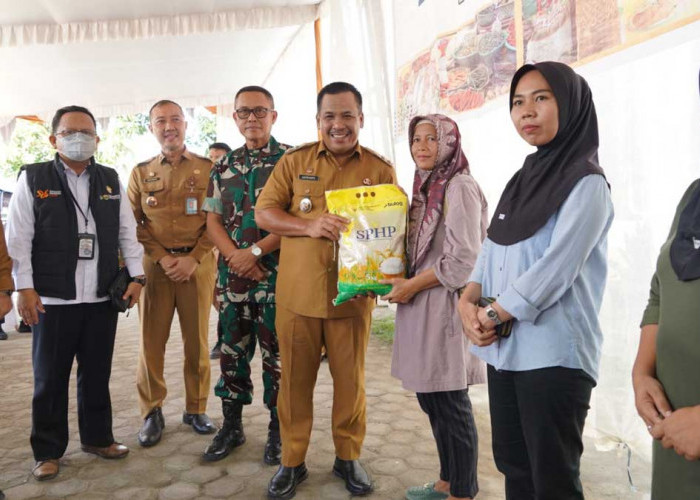 Turun Langsung ke Pasar Kayuagung, Wabup Supriyanto Beberkan Alasan Pemkab OKI Intervensi Harga Sembako