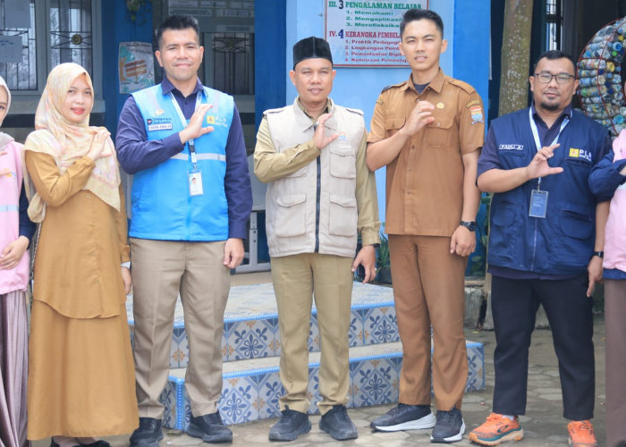 ICONNET Goes To School Edukasi Siswa SD Negeri 175 Palembang Tentang Penggunaan Internet Bijak