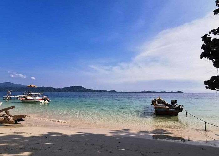 7 Kilometer dari Bandar Lampung, Pantai Eksotis dengan Ombak yang Menantang, Pecinta Surfing Merapat