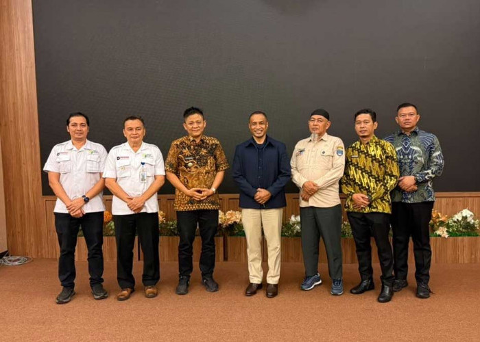 Perkuat Lumbung Pangan Nasional, Bupati Enos Jajaki Kerja Sama Strategis dengan Bulog dan Agrinas di Jakarta