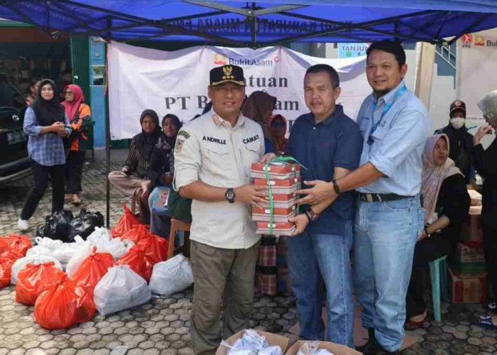 PT Bukit Asam Tbk Salurkan Bantuan untuk Korban Banjir di Lawang Kidul Muara Enim