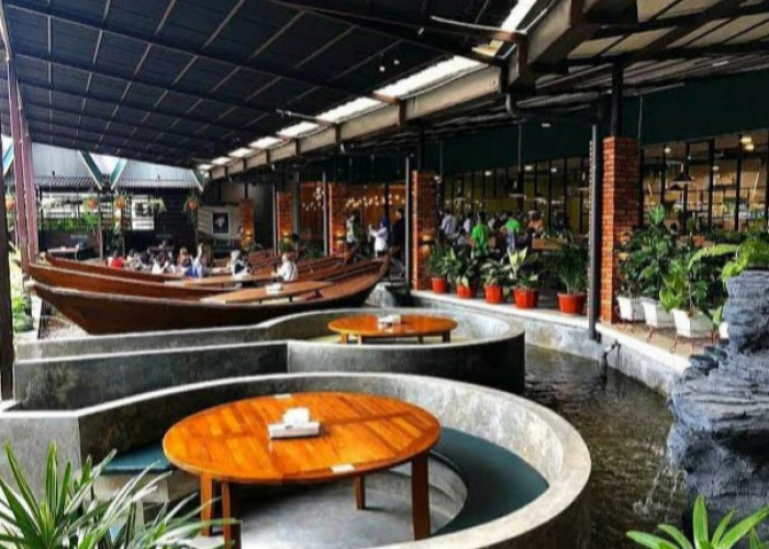 Rekomendasi 5 Tempat Makan di Palembang, Berikan Sensasi Makan di Atas Perahu, Tertarik Coba?