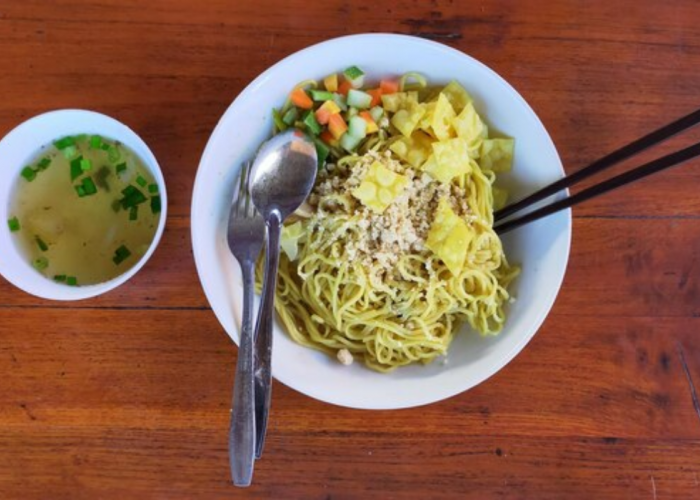10 Makanan Favorit Orang Indonesia, Nomor 10 Anak Kos Banget