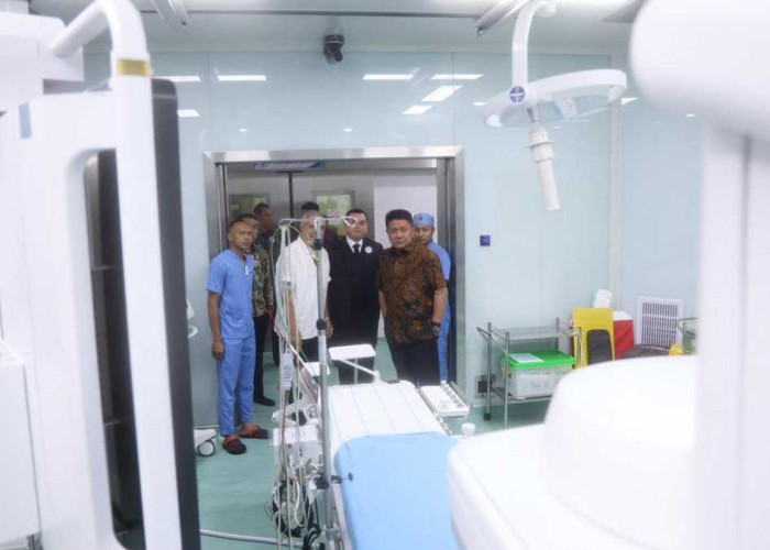 Tegaskan Tak Boleh Ada Beda Layanan, Herman Deru Ingatkan RSUD Siti Fatimah: Kita Ini Pelayan Masyarakat