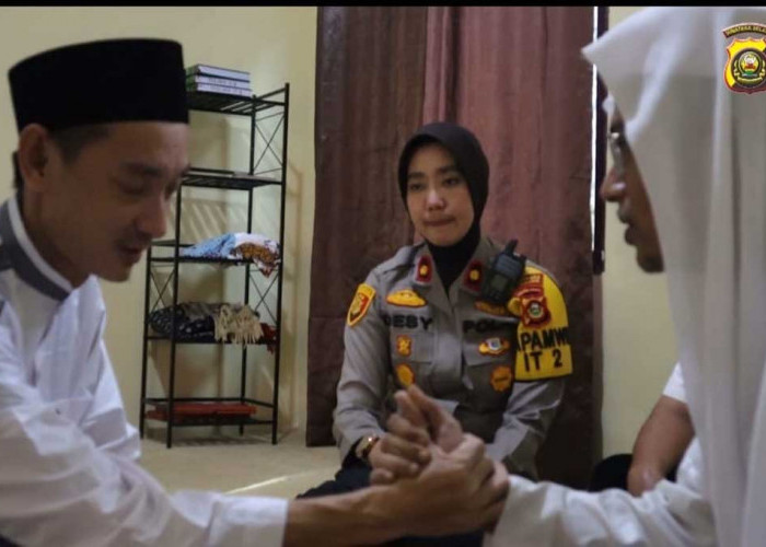 Dapat Hidayah Dalam Penjara, Tahanan di Palembang Jadi Mualaf, Kapolsek IT II Jadi Saksi