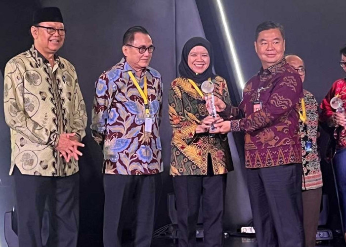 PT Bukit Asam Raih Penghargaan Annual Report Award 2023