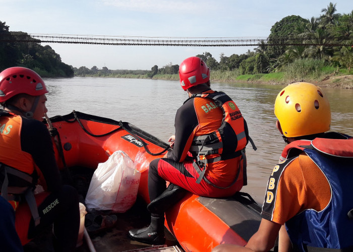 Asyik Mancing di Sungai Lematang, Bocah 12 Tahun Tenggelam
