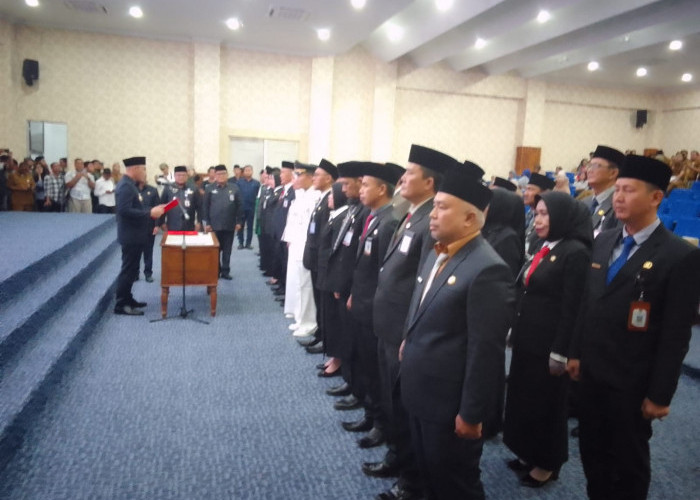 Wali Kota Lubuk Linggau H Rachmat Hidayat Lantik Pejabat Pimpinan Tinggi Pratama dan Administrator