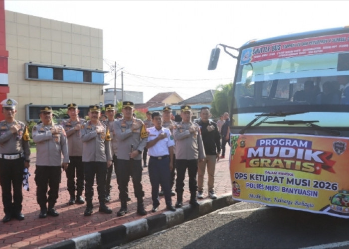 Polres Muba Berangkatkan 60 Warga untuk Mudik Gratis ke Kampung Halaman