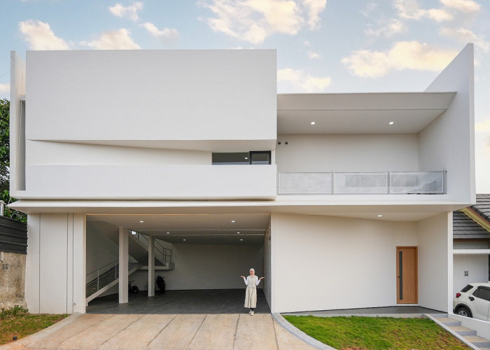 House Tour: Rumah Japandi Serba Putih dengan Detail Geometris yang Estetik