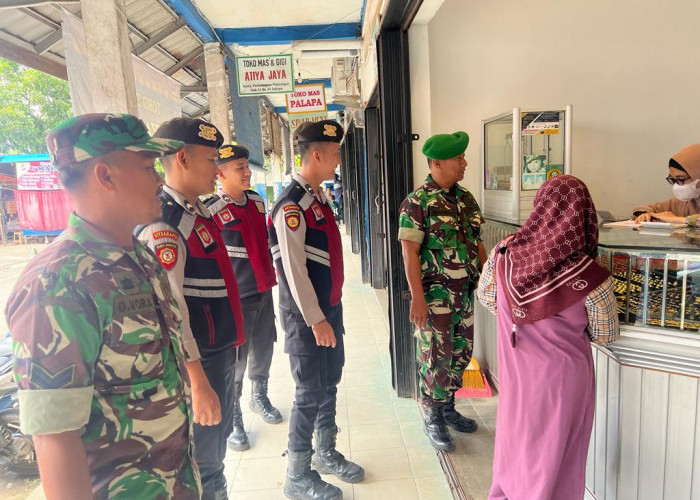 Sinergi TNI-Polri di Musi Banyuasin, Patroli Jalan Kaki Bersama di Pusat Centra Bisnis Sekayu 