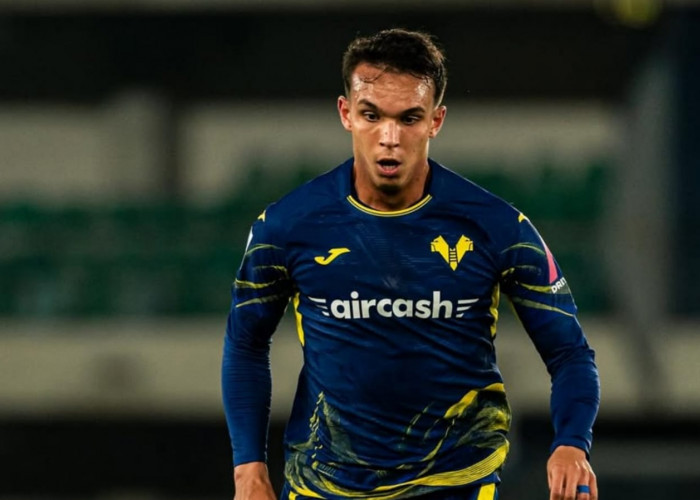 Napoli Mengejar Pemain Bintang Verona, Chelsea, dan Roma