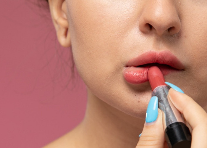 6 Lipstik Cocok Buat Ombre Lips, Dijamin Bibir Kamu Makin Mempesona