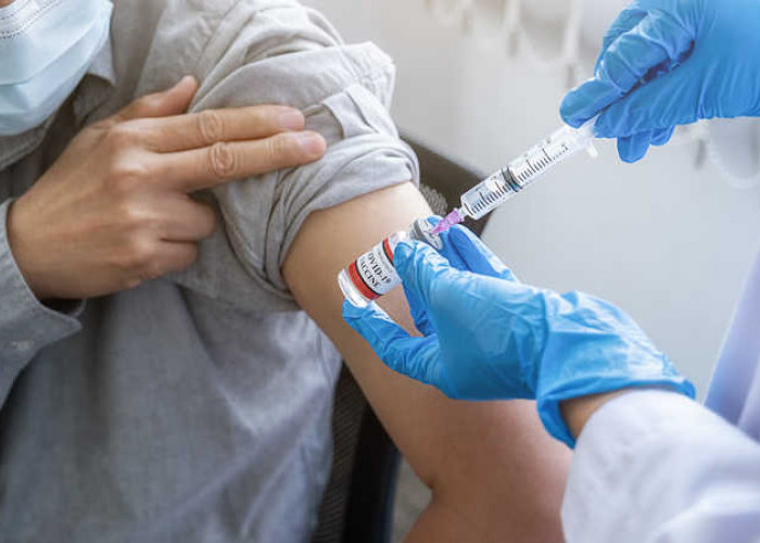 Nakes di PALI Bakal Disuntik Vaksin Dosis Keempat 