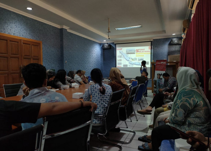 Astra Motor Sumsel Sosialisasi Safety Riding ke Dinas Perkebunan Sumatera Selatan, Kampanyekan Cari_Aman